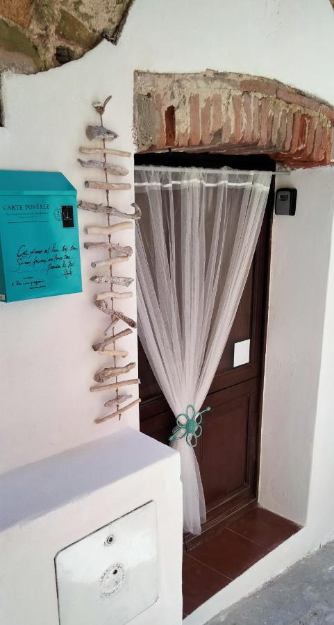Appartamento La Maison กาโปลิเวรี ภายนอก รูปภาพ